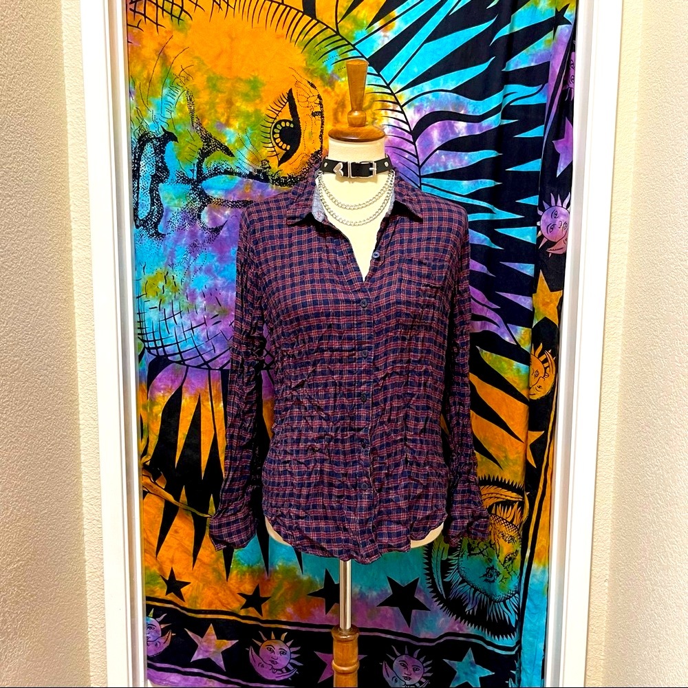 🌈 Lovely plaid button detail top - Picture 2 of 11